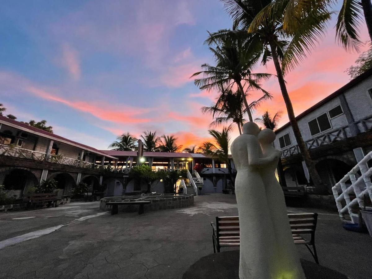 Sunbloom Beachfront Hotel And Restaurant Zambales Sinabacan Exterior foto